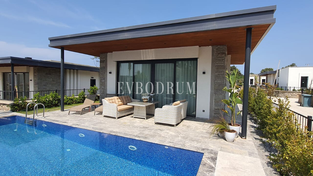 Plaja Yakın Ortak Havuzlu Tek Katlı Evler