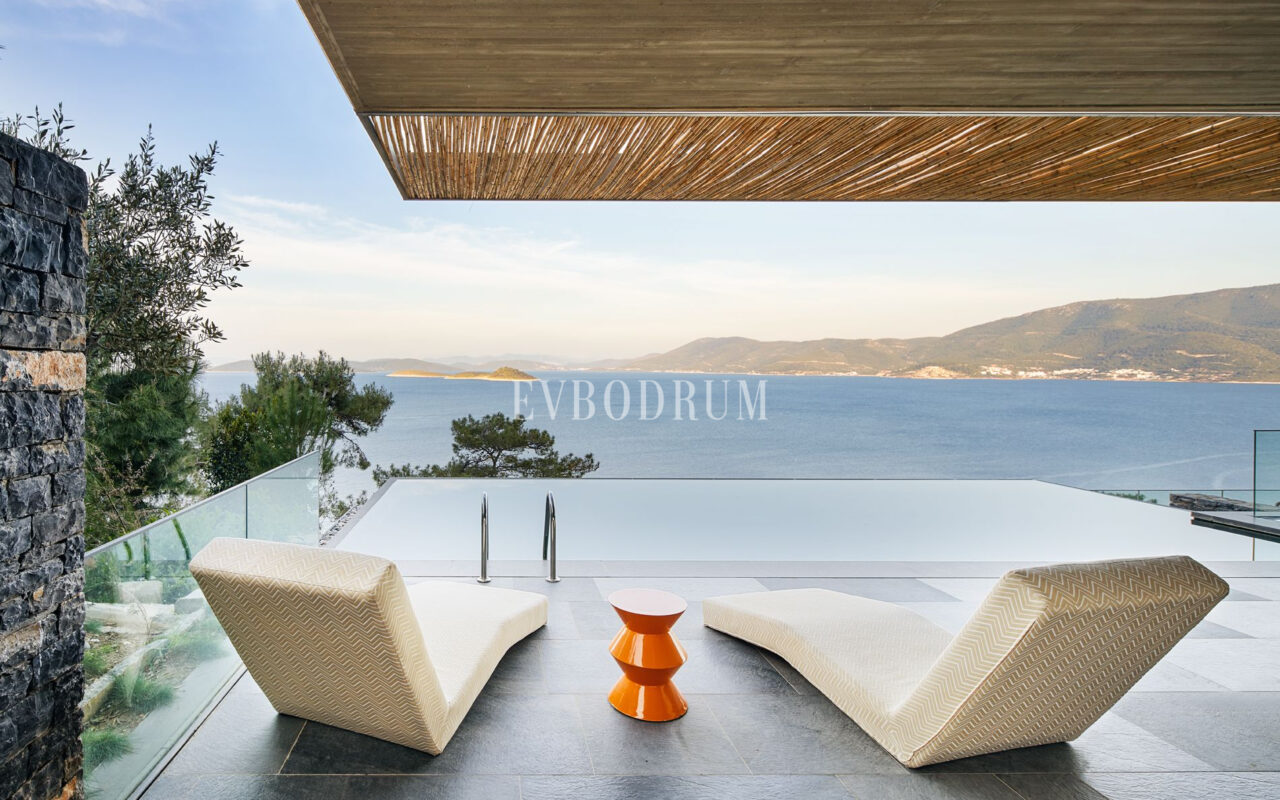 Özel Havuzlu ve Deniz Erişimli Yeni Villalar