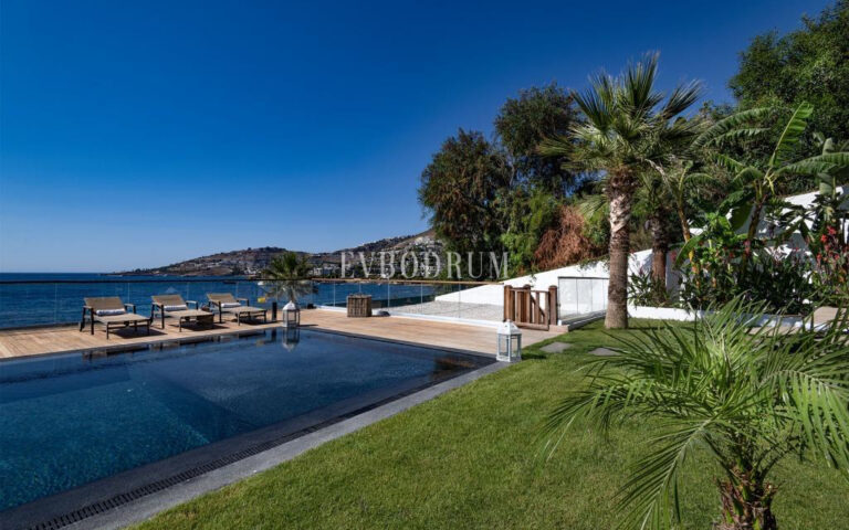 Yalıkavak'ta denize sıfır, özel iskeleli lüks villa – Görsel 19