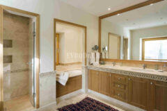 Denize 50 Metrelik Mesafede Kiralık Lüks Villa