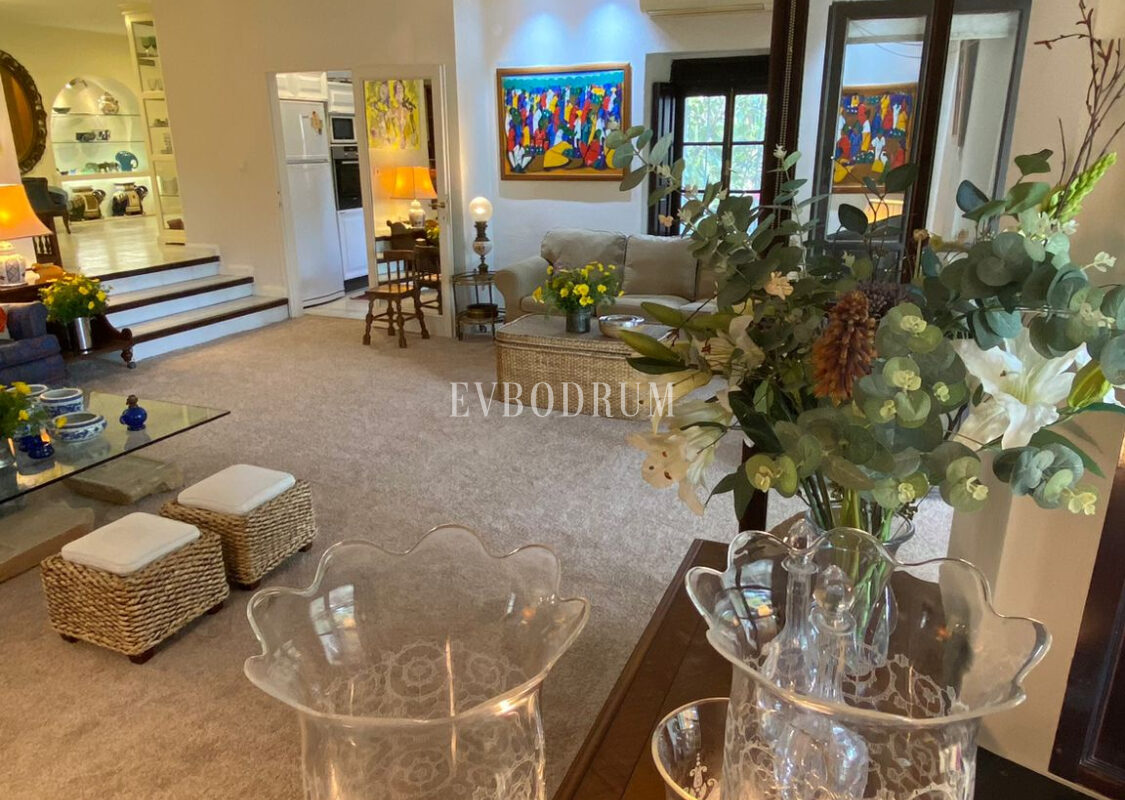 Bodrum, Yeniköy’de geniş, karakteristik kiralık daire