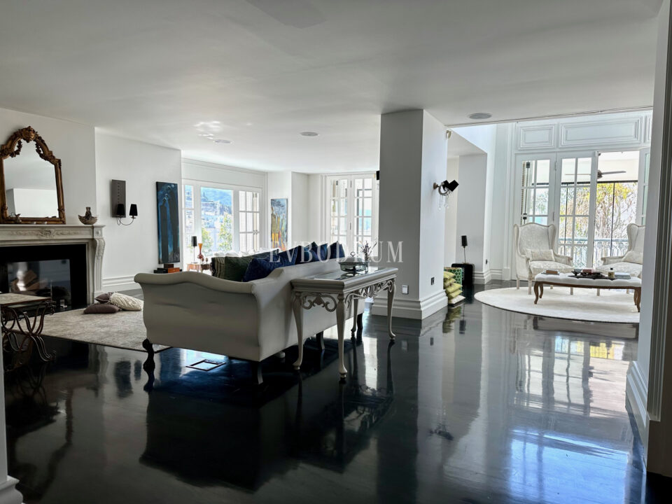 Zarif ve özel, havuzlu, manzaralı şehir evi – Görsel 23