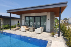 Plaja Yakın Ortak Havuzlu Tek Katlı Evler