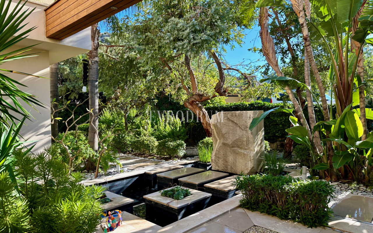 Yalıkavak Körfezi ve Marina Manzaralı Özel Villa