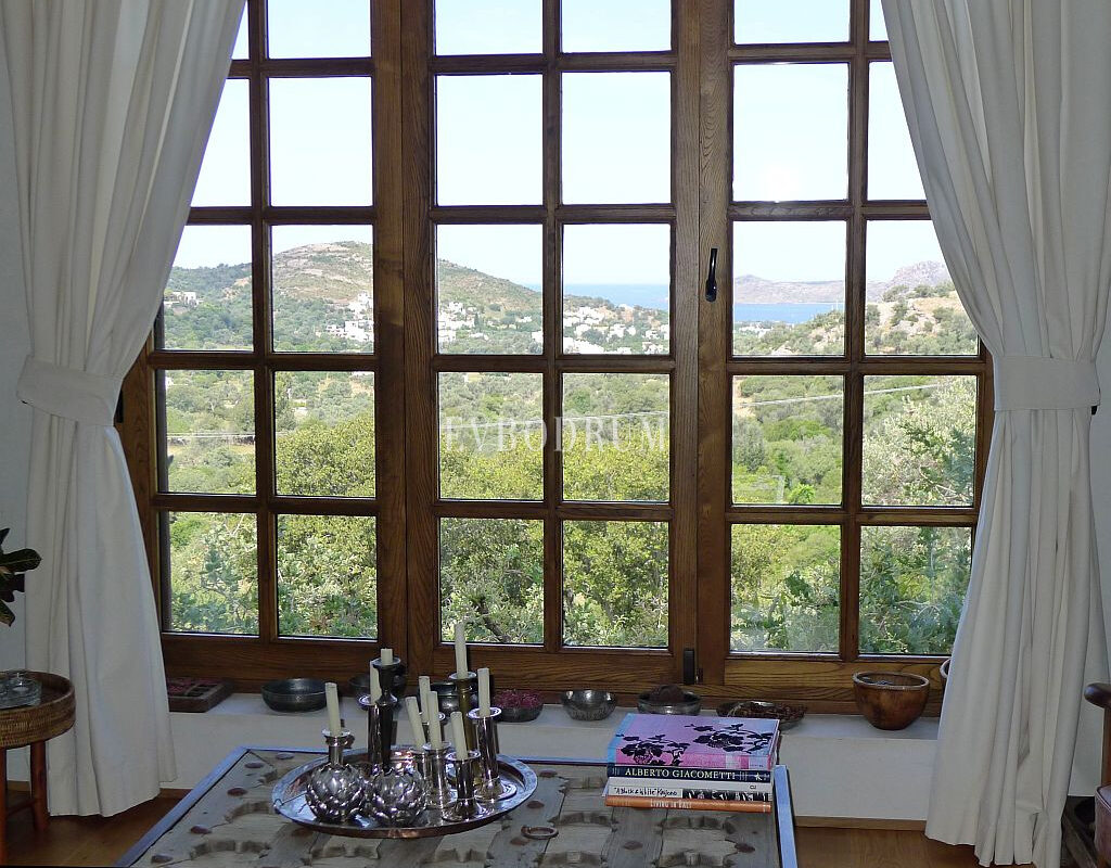 Özel havuzlu kiralık taş villa