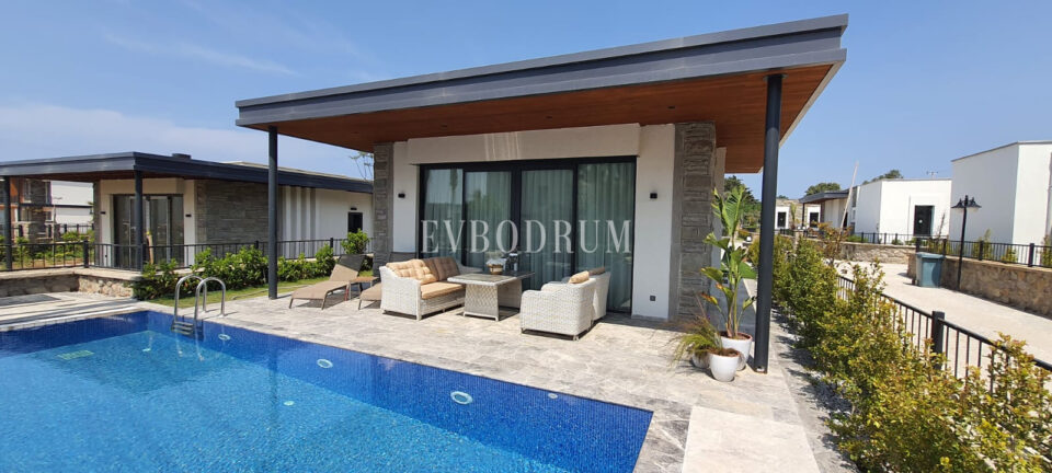 Plaja Yakın Ortak Havuzlu Tek Katlı Evler – Görsel 6