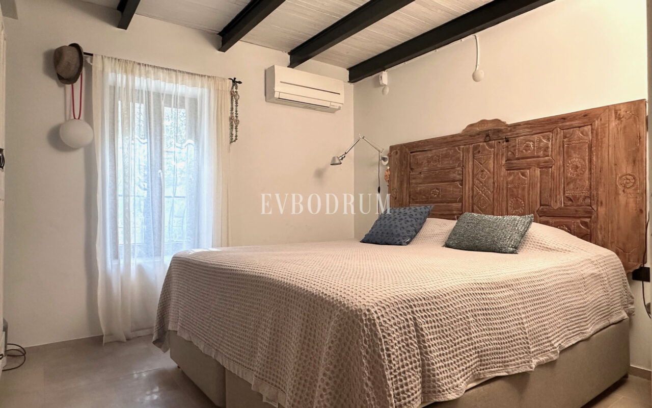 7.970 m2 arazi içinde harika, havuzlu taş ev ve misafirhanesi