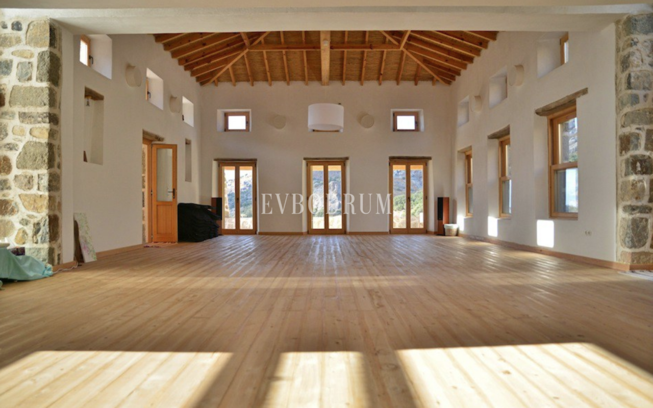 10.000 m2 Arsa İçinde 8 Bağımsız Taş Ev