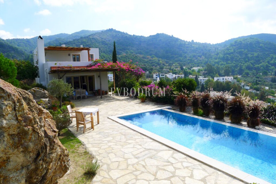 Havuzlu ve Panoramik Deniz Manzaralı Şık Ev – Görsel 5