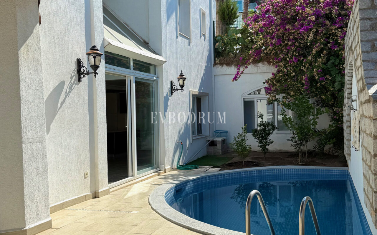 Yıllık kiralık, Kale ve adalar manzaralı Bodrum Evi