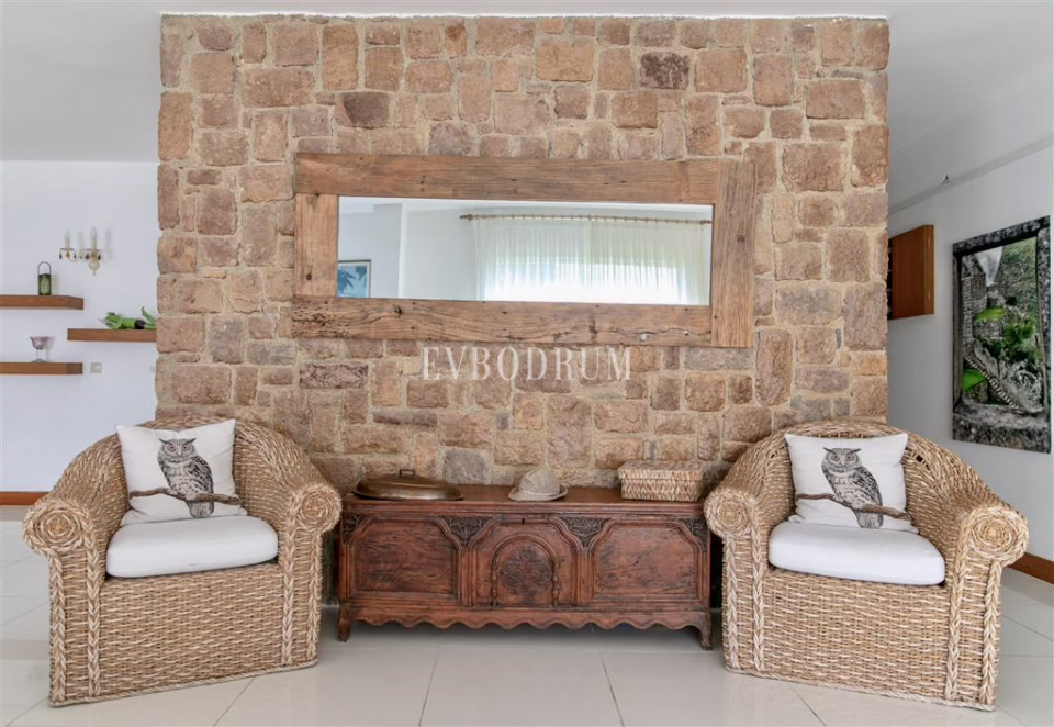 Ferienhaus: grosse Villa mit privatem Pool – Corner