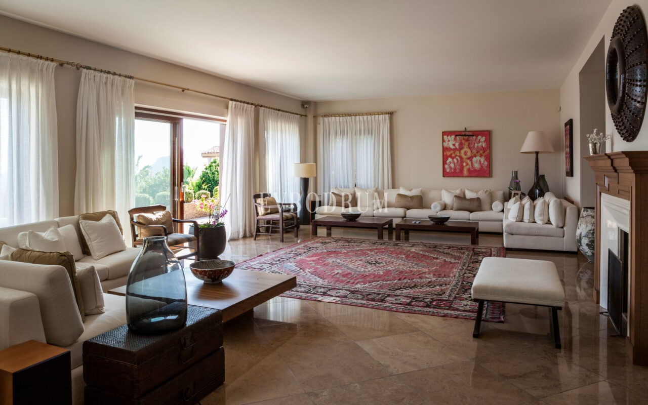 Olağanüstü özel, manzaralı kiralık villa