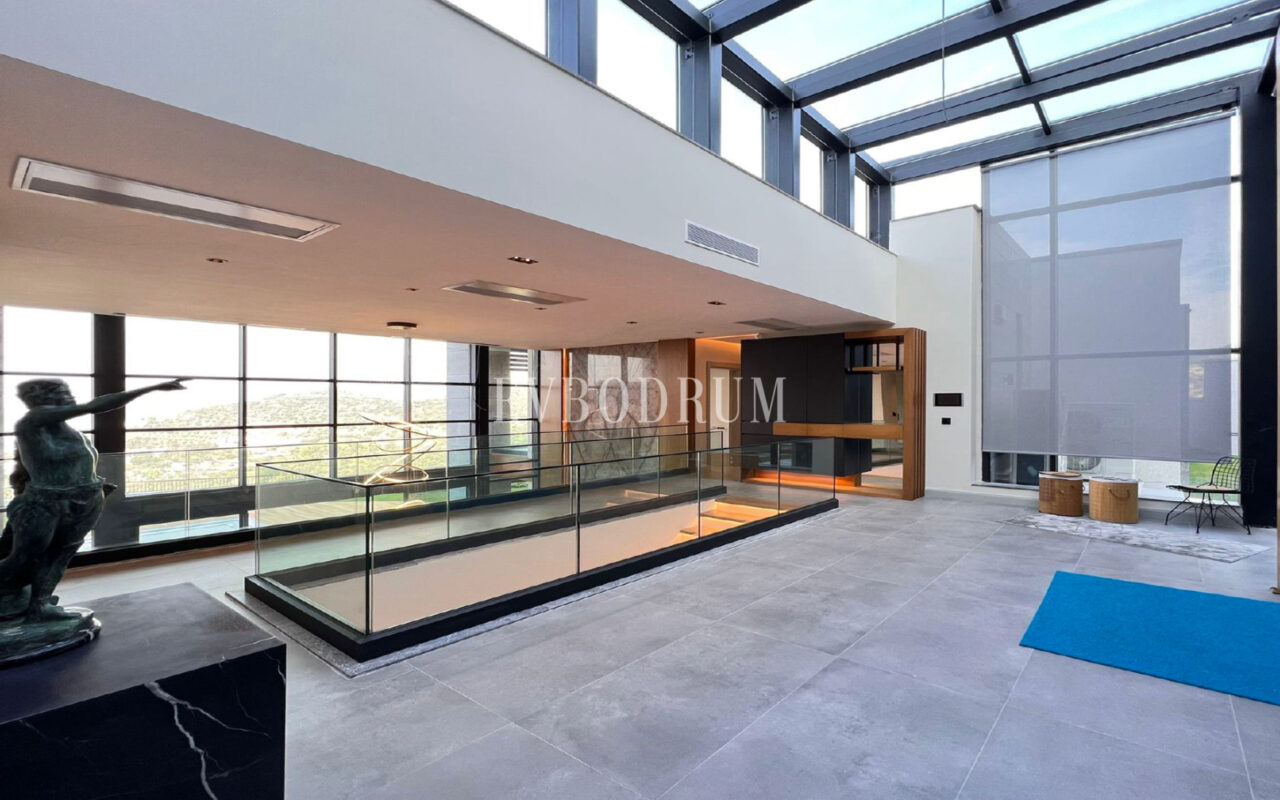 Yeni tamamlanmış, deniz manzaralı, özel havuzlu ve bahçeli villa