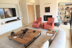 Özel Havuzlu ve Bahçeli Denize Sıfır Villa