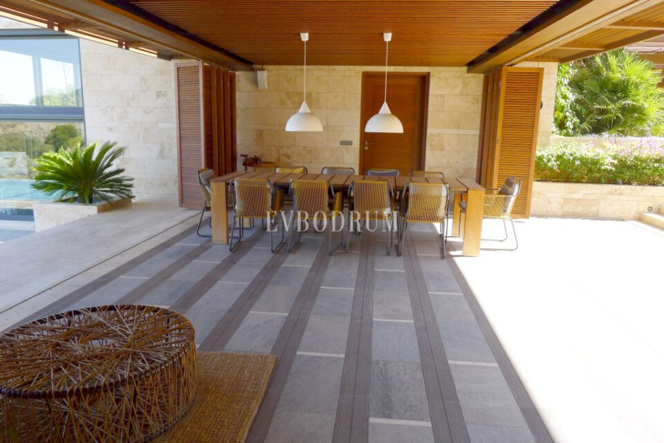 Yalikavak koyu manzarasına hakim malikane – Patio Dining