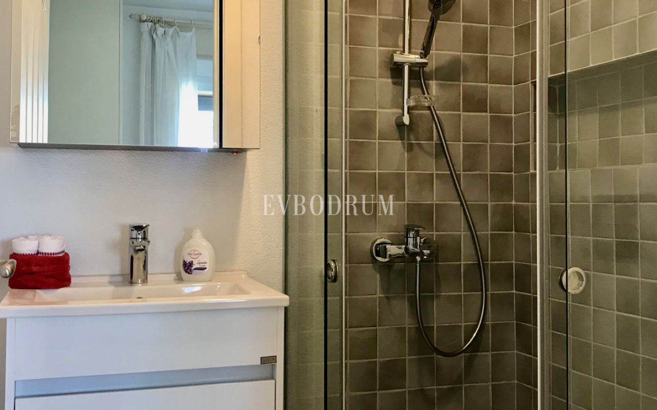 Sezonluk Kiralık: Gündoğan’da Özel Havuzlu Geniş Villa