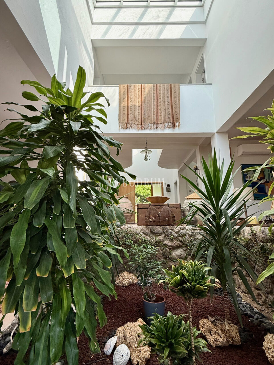 Grosse Villa mit Pool und Garten im Herzen von Türkbükü