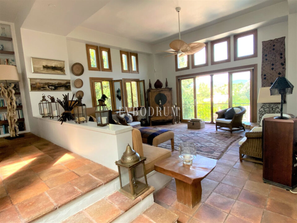 Denize Yürüme Mesafesinde Havuzlu Geniş Villa – Görsel 10