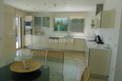 Özel Havuzlu ve Deniz Manzaralı Modern Villa