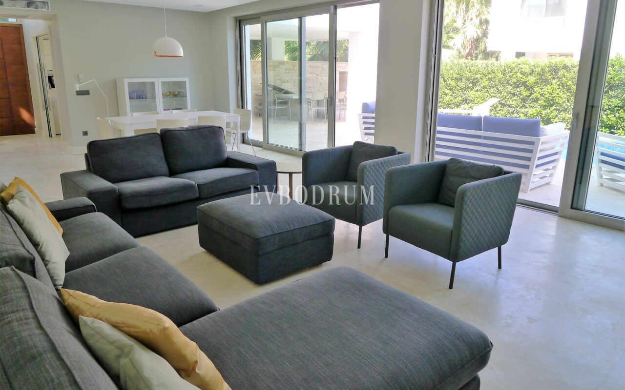 Havuzlu Yeni Villa, Sahile 5 Dakika Yürüme Mesafesinde, Haftalık Kiralık