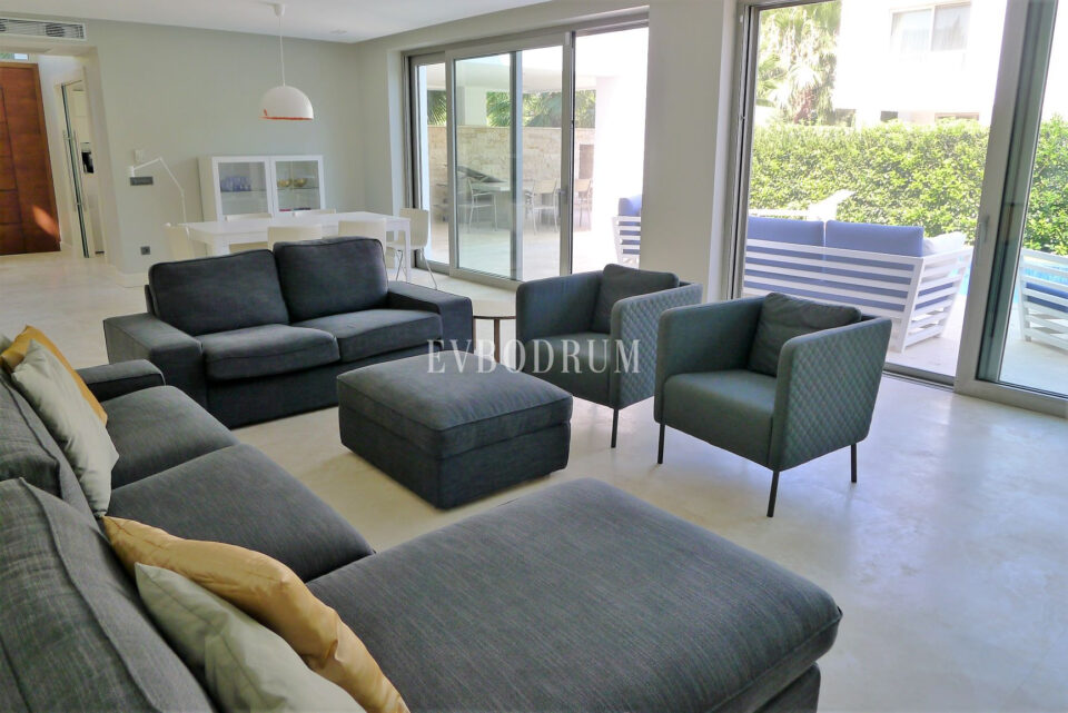 Havuzlu Yeni Villa, Sahile 5 Dakika Yürüme Mesafesinde, Haftalık Kiralık – Görsel 2