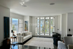 Zarif ve özel, havuzlu, manzaralı şehir evi