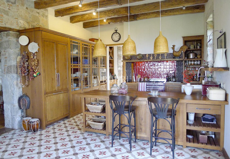 Özel havuzlu kiralık taş villa – Görsel 6