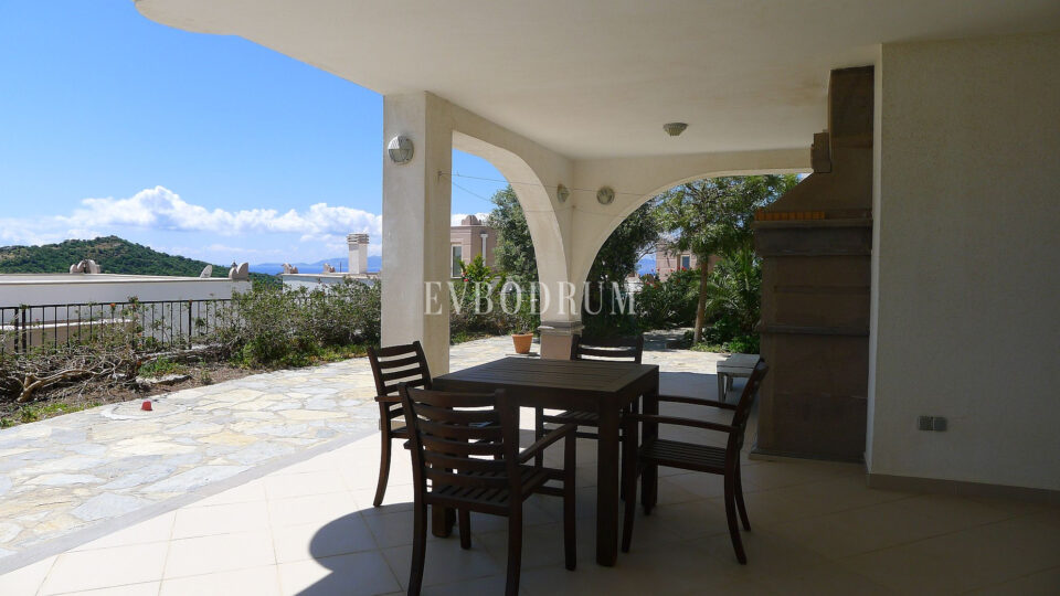 Einfamilienhaus mit Meerblick und Gemeinschaftspool