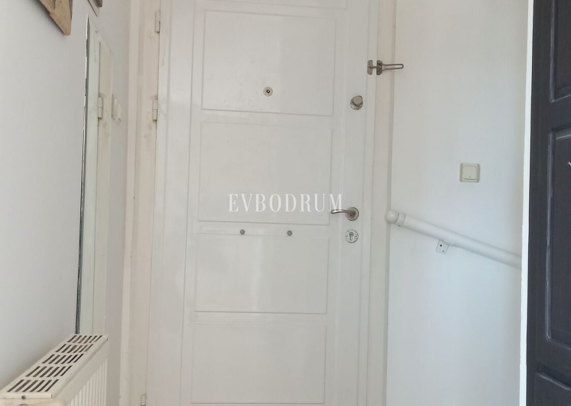 Merkezi lokasyonda, deniz manzaralı ikiz şehir evi