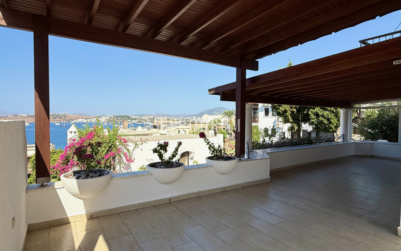 Yıllık kiralık, Kale ve adalar manzaralı Bodrum Evi