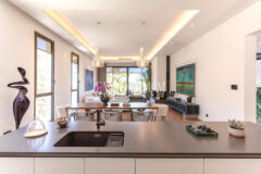 Yeni Proje: Denize Sıfır, Geniş, Havuzlu villa