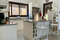 Yalıçiftlik’te tek katlı, bahçeli müstakil ev