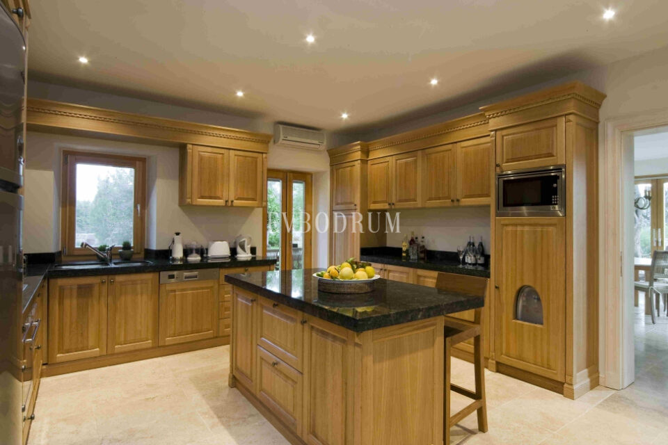 Denize 50 Metrelik Mesafede Kiralık Lüks Villa – Görsel 1