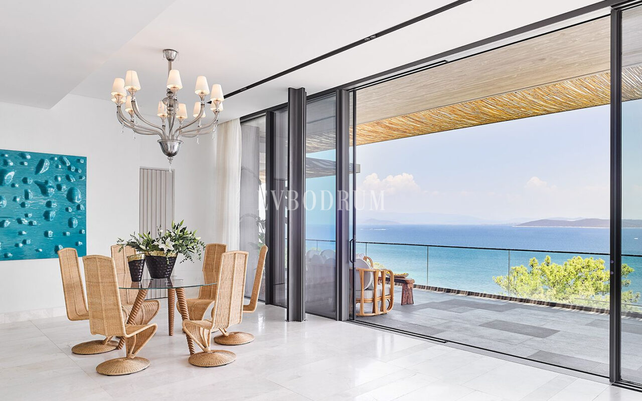 Özel Havuzlu ve Deniz Erişimli Yeni Villalar