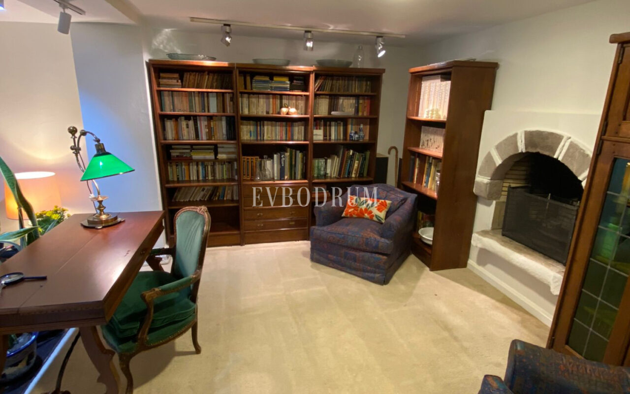 Bodrum, Yeniköy’de geniş, karakteristik kiralık daire