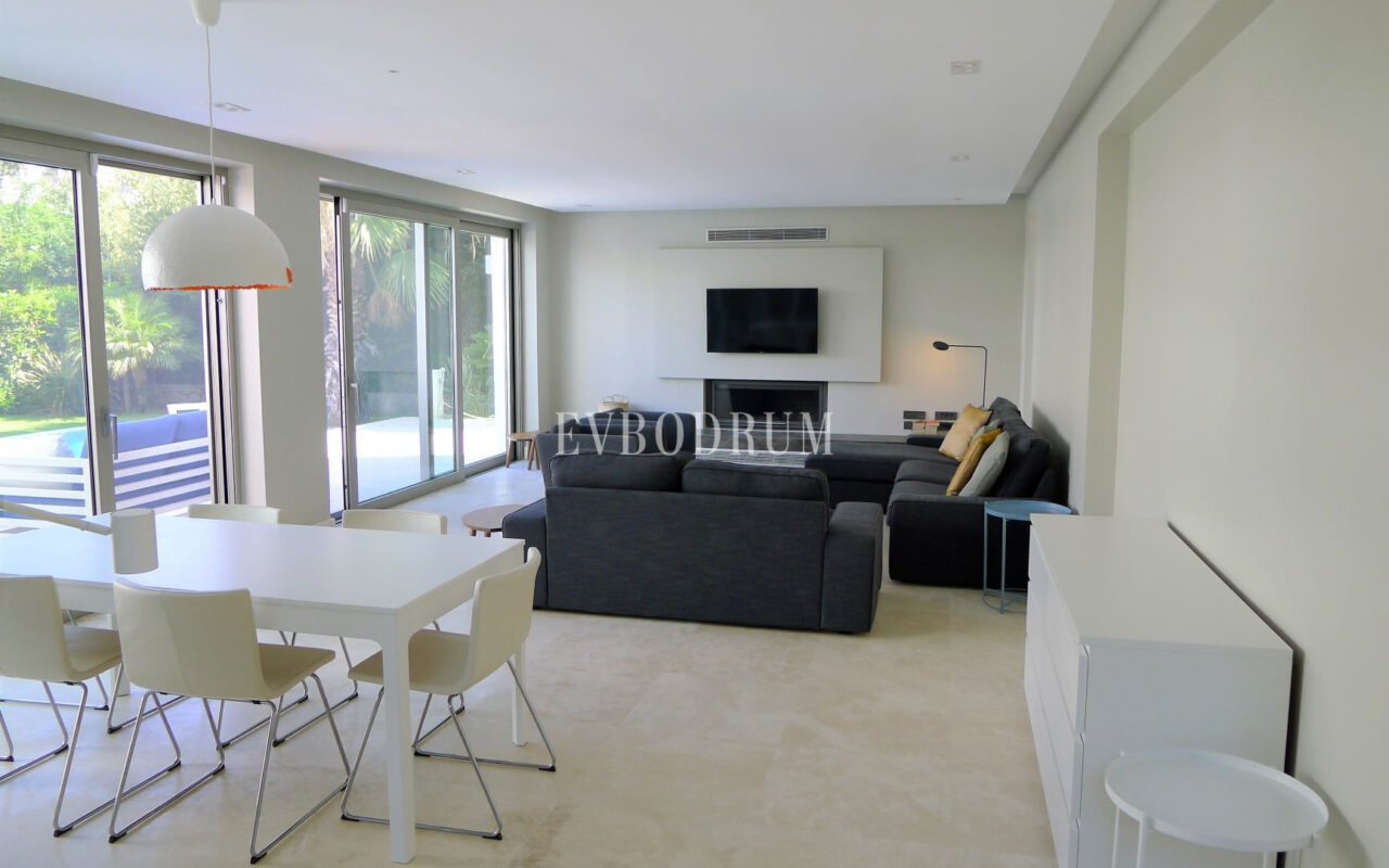 Havuzlu Yeni Villa, Sahile 5 Dakika Yürüme Mesafesinde, Haftalık Kiralık