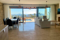 Gümüşlük'te bahçe içinde, havuzlu villa