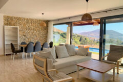 Gümüşlük'te bahçe içinde, havuzlu villa