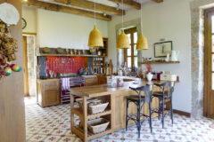 Özel havuzlu kiralık taş villa