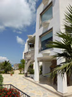 Deniz manzaralı, ortak havuzlu tripleks villa – Görsel 7