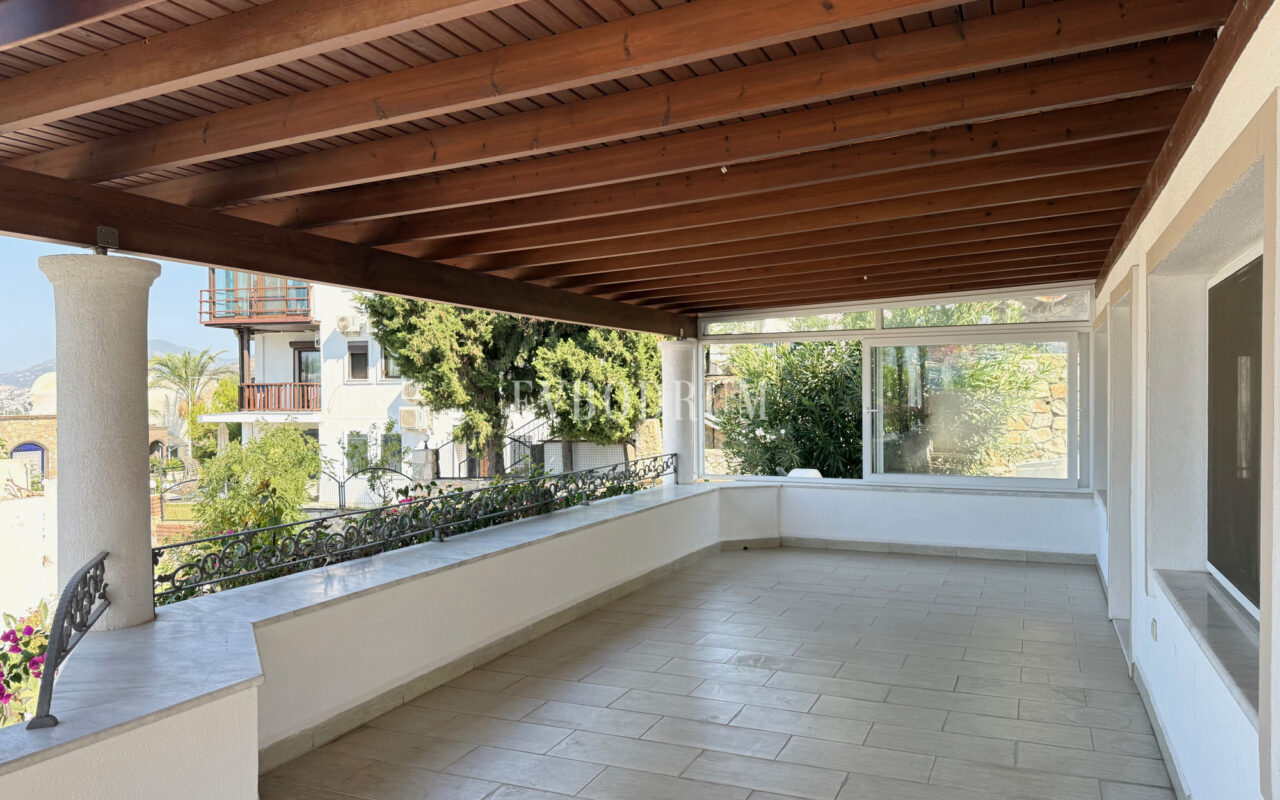 Yıllık kiralık, Kale ve adalar manzaralı Bodrum Evi