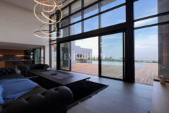 Yeni tamamlanmış, deniz manzaralı, özel havuzlu ve bahçeli villa