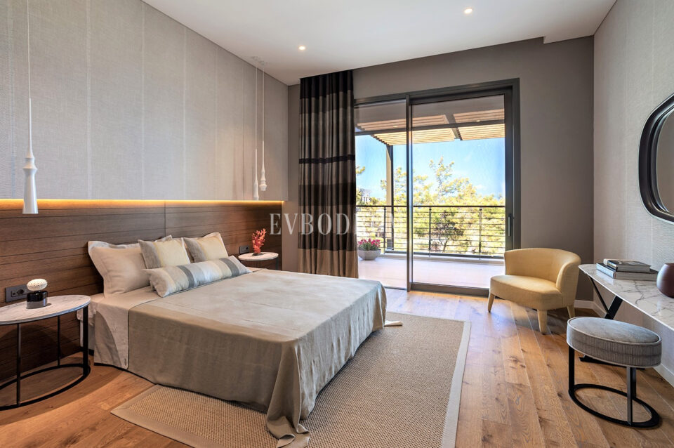 Yeni Proje: Denize Sıfır, Geniş, Havuzlu villa