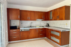 Deniz manzaralı ve çatı teraslı daire