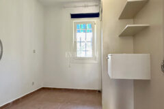 Deniz manzaralı ve çatı teraslı daire