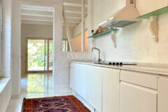 Yalıkavak’ta havuzlu ve misafirhaneli otantik taş villa