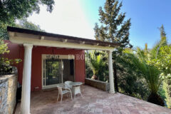 Yalıkavak’ta havuzlu ve misafirhaneli otantik taş villa