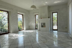 Yalıkavak’ta havuzlu ve misafirhaneli otantik taş villa