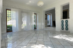 Yalıkavak’ta havuzlu ve misafirhaneli otantik taş villa