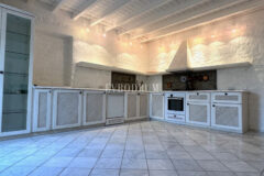 Yalıkavak’ta havuzlu ve misafirhaneli otantik taş villa